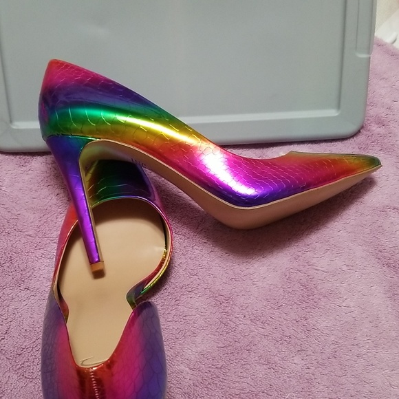 SOLD!!! Women's INC International Concepts Rainbow Metallic Python Print Heels - Picture 6 of 6